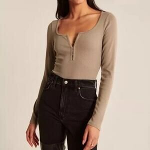 Abercrombie & Fitch Ribbed Hook & Eye Henley Bodysuit Size Medium Brown Neutral